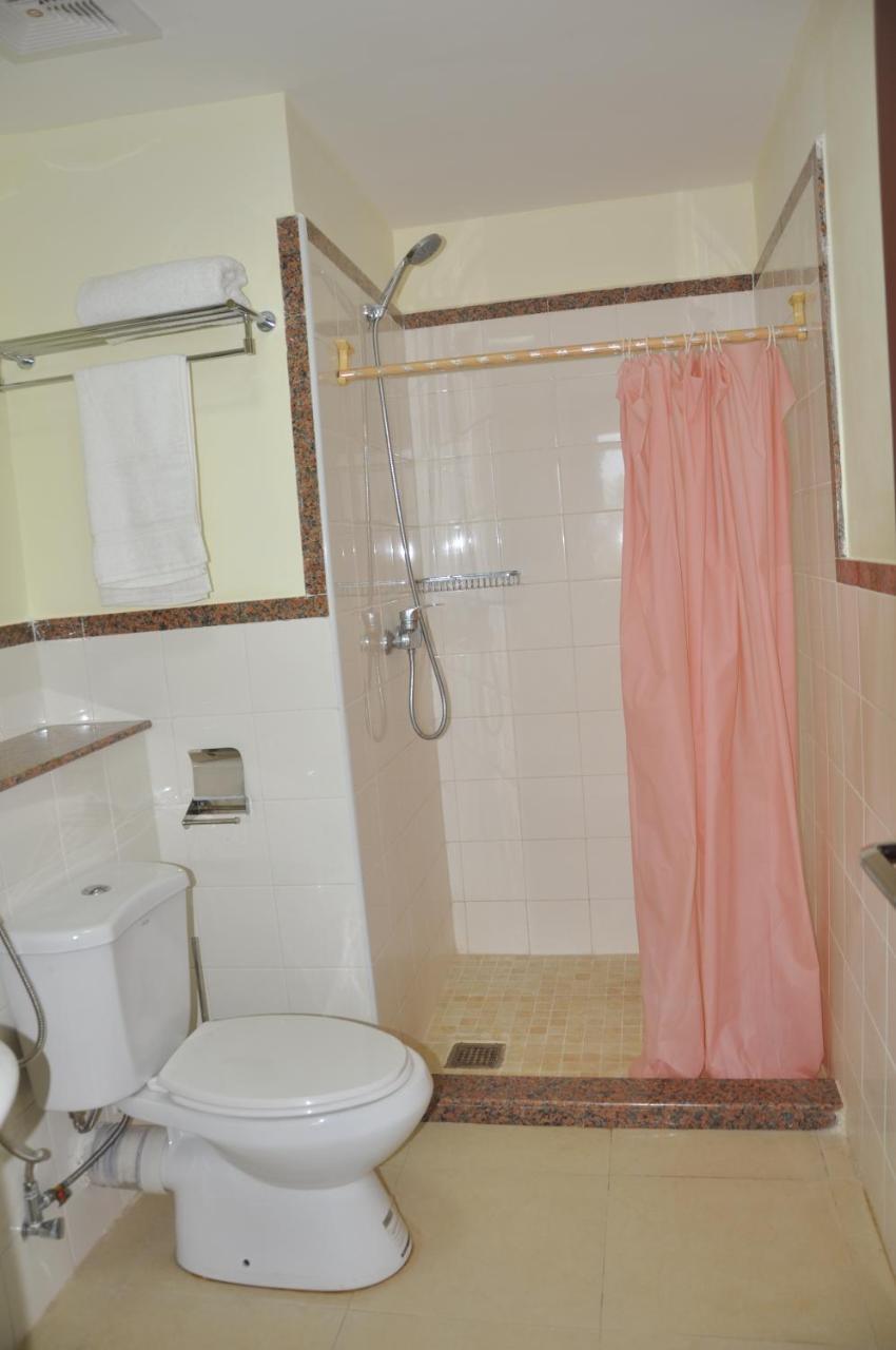 Luwa Evergreen Hotel Мтвара Екстериор снимка